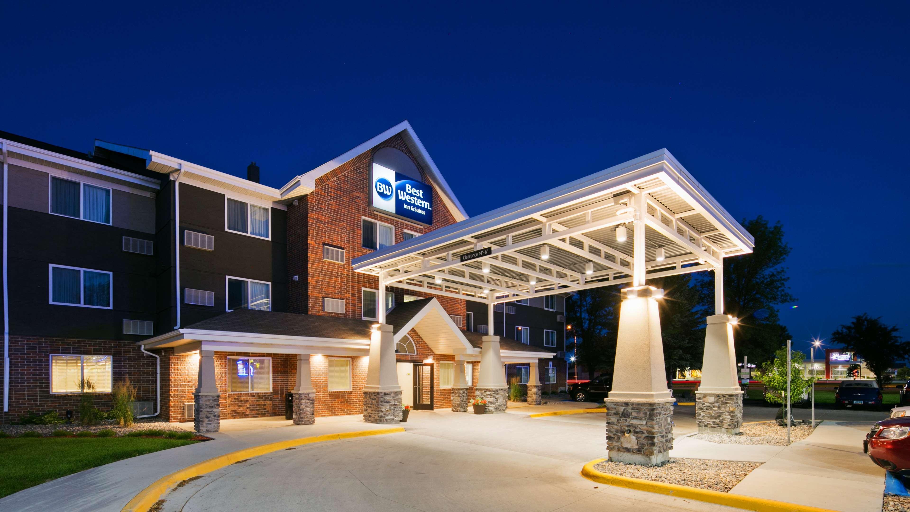 Best Western Harvest Inn & Suites Γκραντ Φορκς Εξωτερικό φωτογραφία